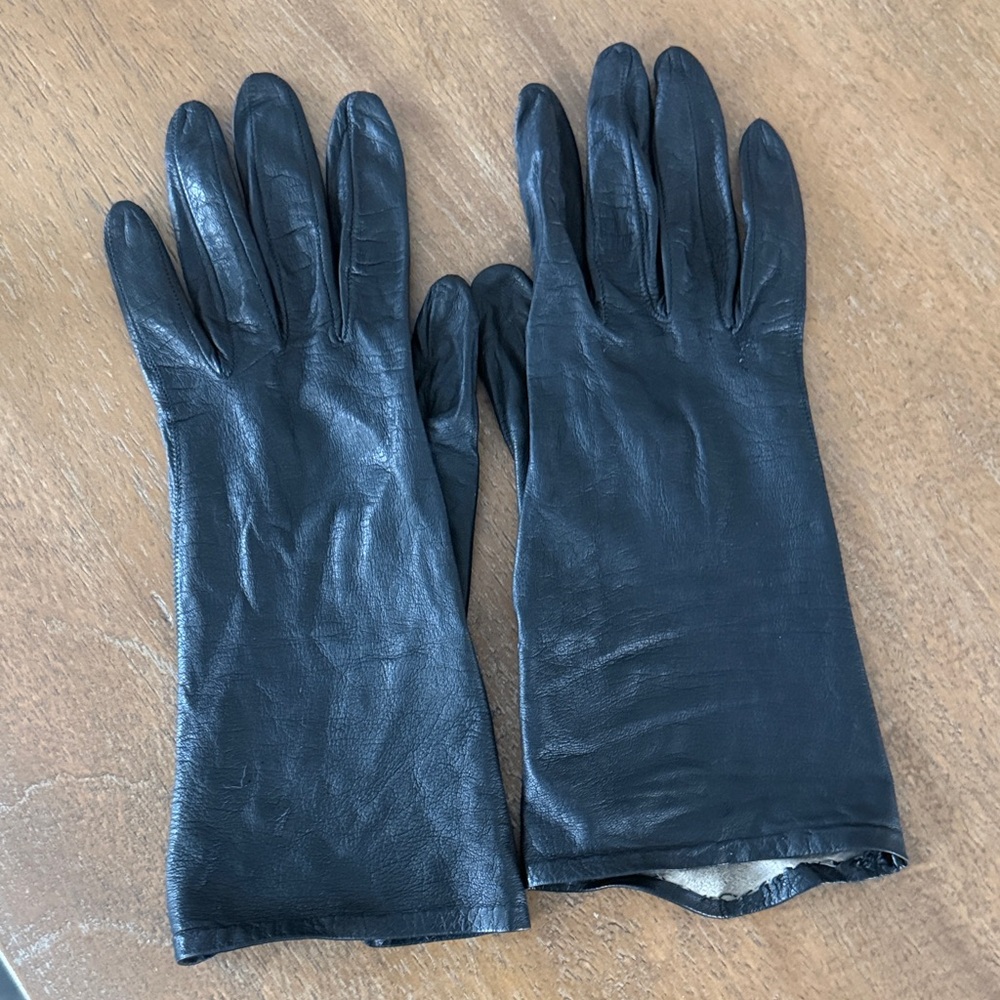 Elegant Vintage Black Leather Gloves